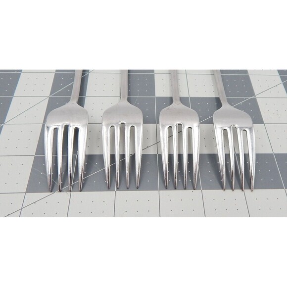 Supreme Cutlery by Towle Chestnut Hill Dessert Salad Fork Stainless Japan L/4 F - Picture 8 of 9